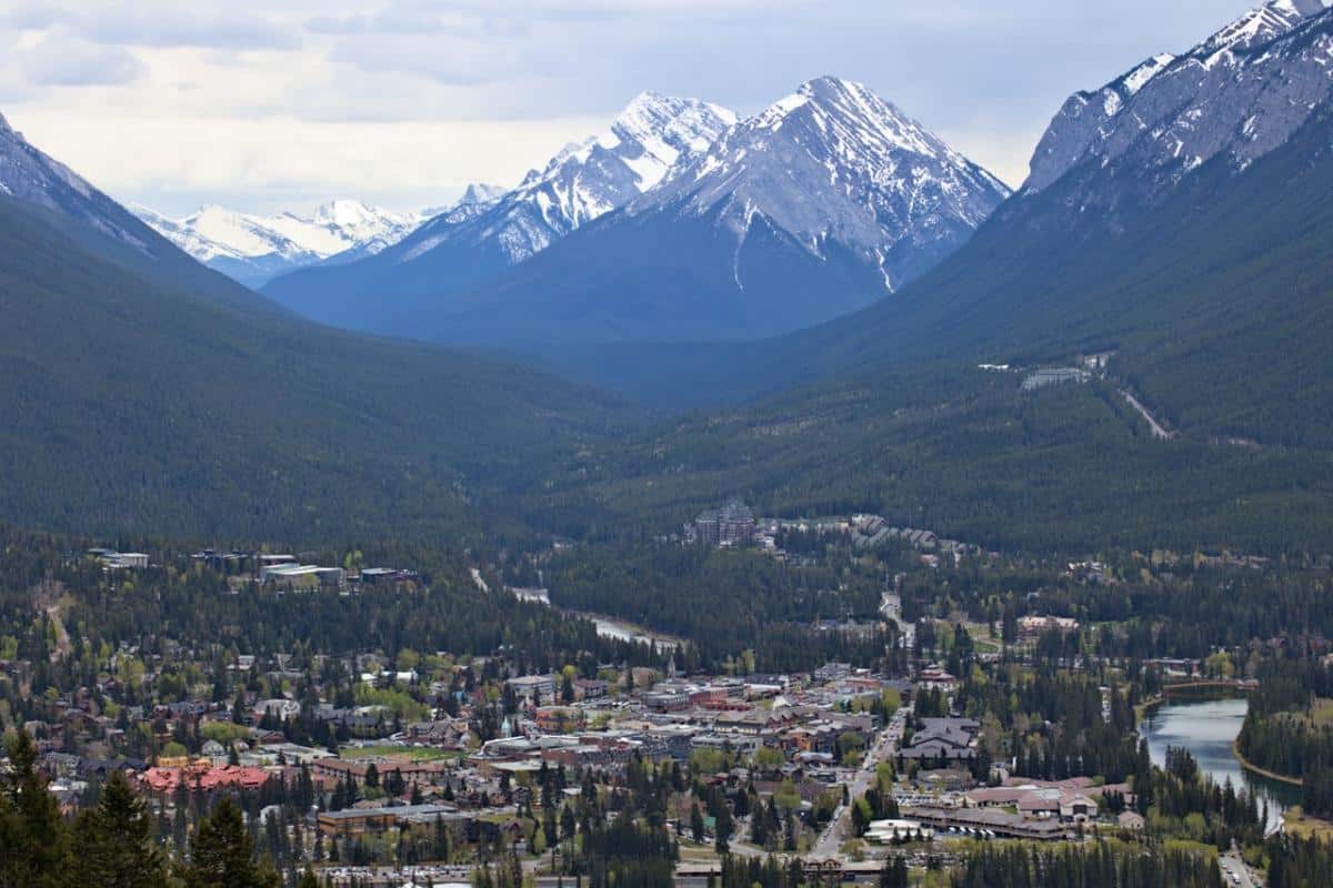 The town of Banff and Vermilion Lakes in the Bow Valley seen from Tunnel Mountain.
