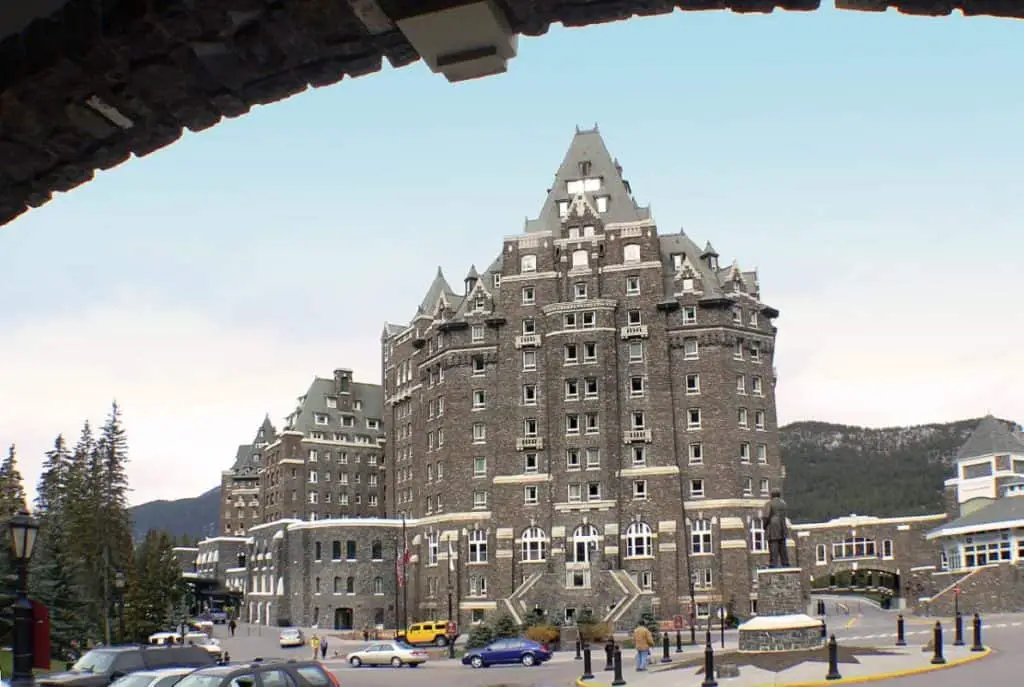 The Fairmont Banff Springs Hotel is the most expensive hotel of the town of Banff. 