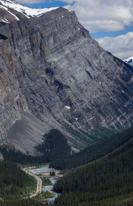 Mountain towering high above the Icefields Parkway