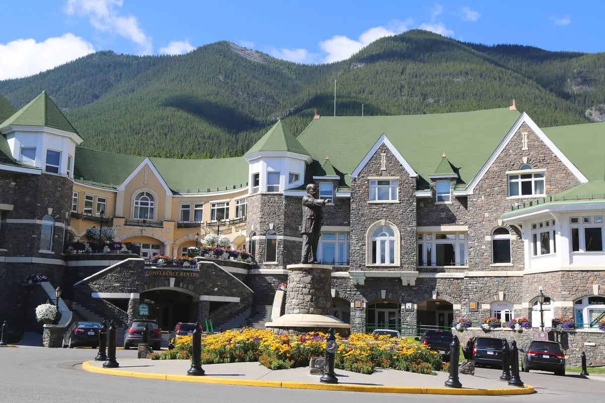 The traffic circle in front of the Banff Springs Hotel with the Statue of William Cornelius Van Horne in the middle