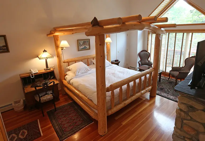 The beautiful bedroom in the Beaujolais Boutique Bed & Breakfast at Thea's House in Banff