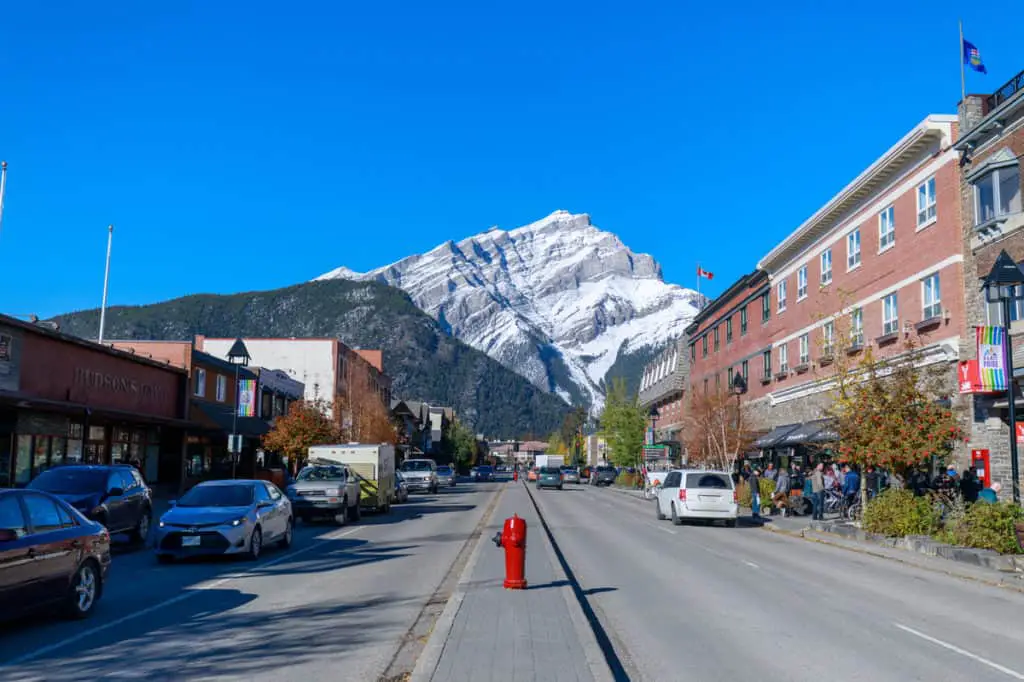 Banff Avenue see in northern direction with the iconic Cascade Mountain towering high above