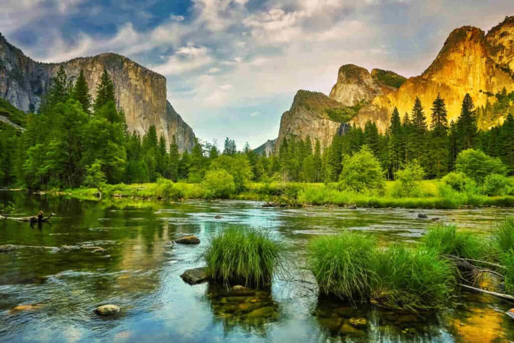 Yosemite Valley seen from Tunnel View in Yosemite National Park.